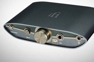 iFi ZEN DAC یک DAC و آمپلیفایر هدفون رومیزی استفاده با هدفونهای Hi-Fi و IEM